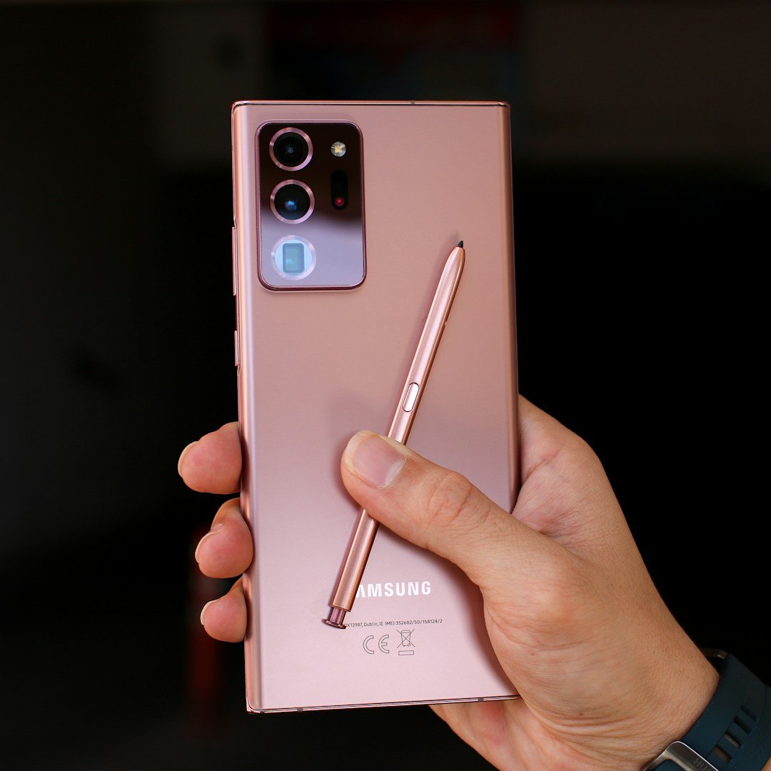 Samsung Galaxy Note phone with its S Pen; photo by Zana Latif